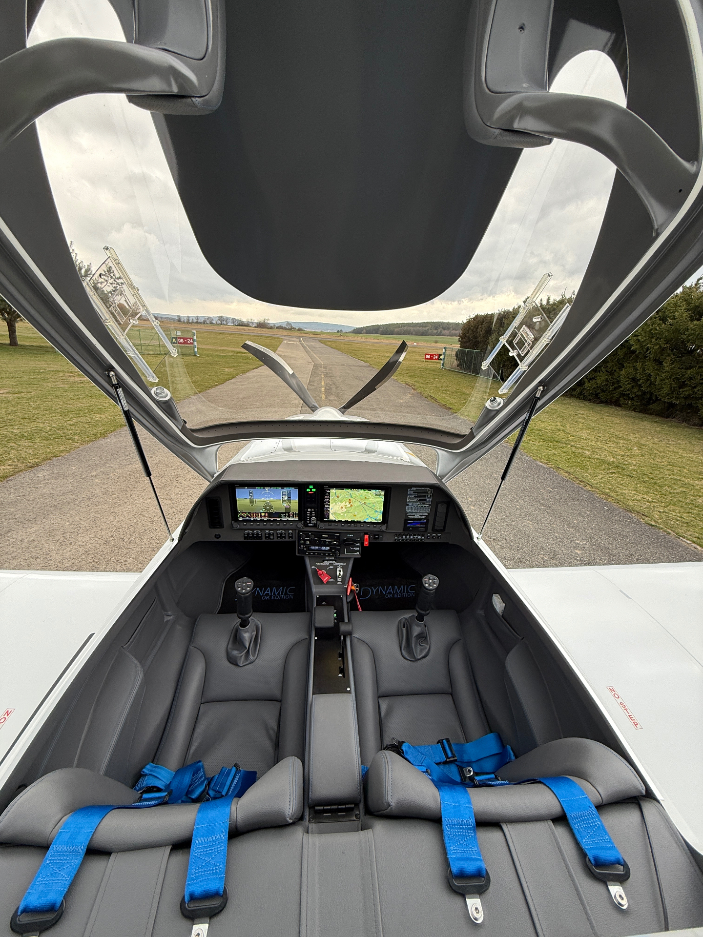 Dynamic OKA cockpit view from runway